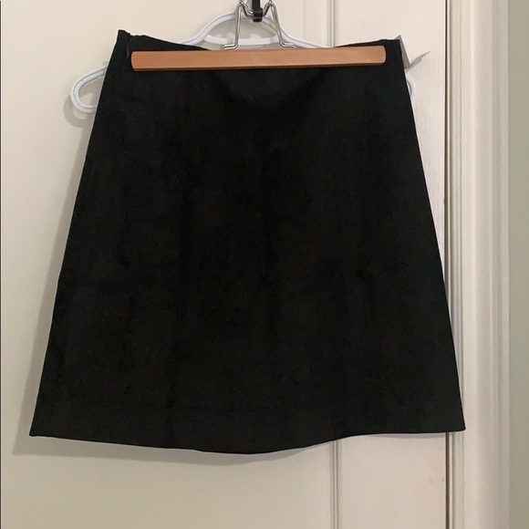 Hopper Skirt from Aritzia (BRAND NEW) - Picture 3 of 4